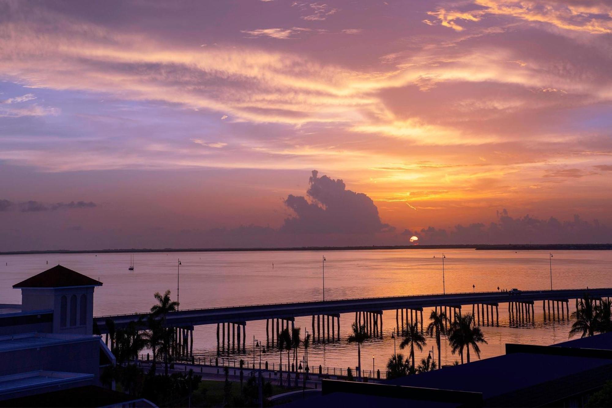 Springhill Suites By Marriott Punta Gorda Harborside Exterior photo